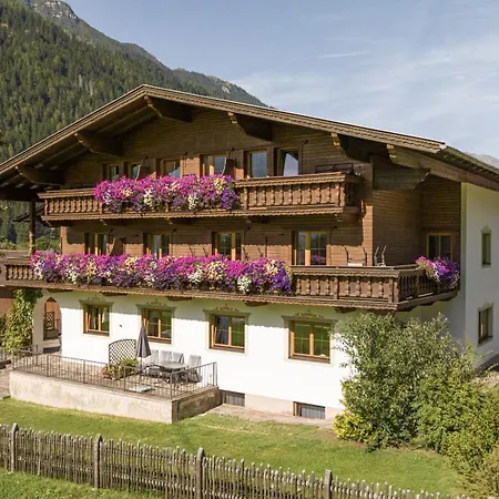 Ausserwieserhof * ניוסטיפט אים סטובאיטל