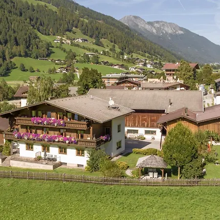 Ausserwieserhof * ניוסטיפט אים סטובאיטל