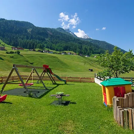 Ausserwieserhof Lantgård *